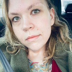 Meet your Posher, Casey